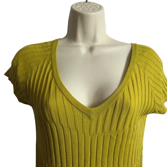 Benetton Small Silk Cotton Chartreuse V-neck Ribbed Sweater Minimalist NEW - Picture 3 of 10